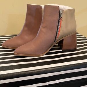 NWOT Zac by Zac Posen booties in sz 10